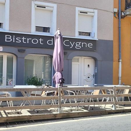 Logis Hotel Restaurant Le Cygne Yssingeaux Kültér fotó